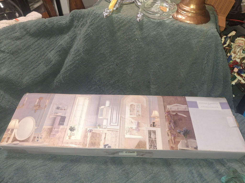 Restore & Restyle Vintage Romance 24-inch shelf with brackets