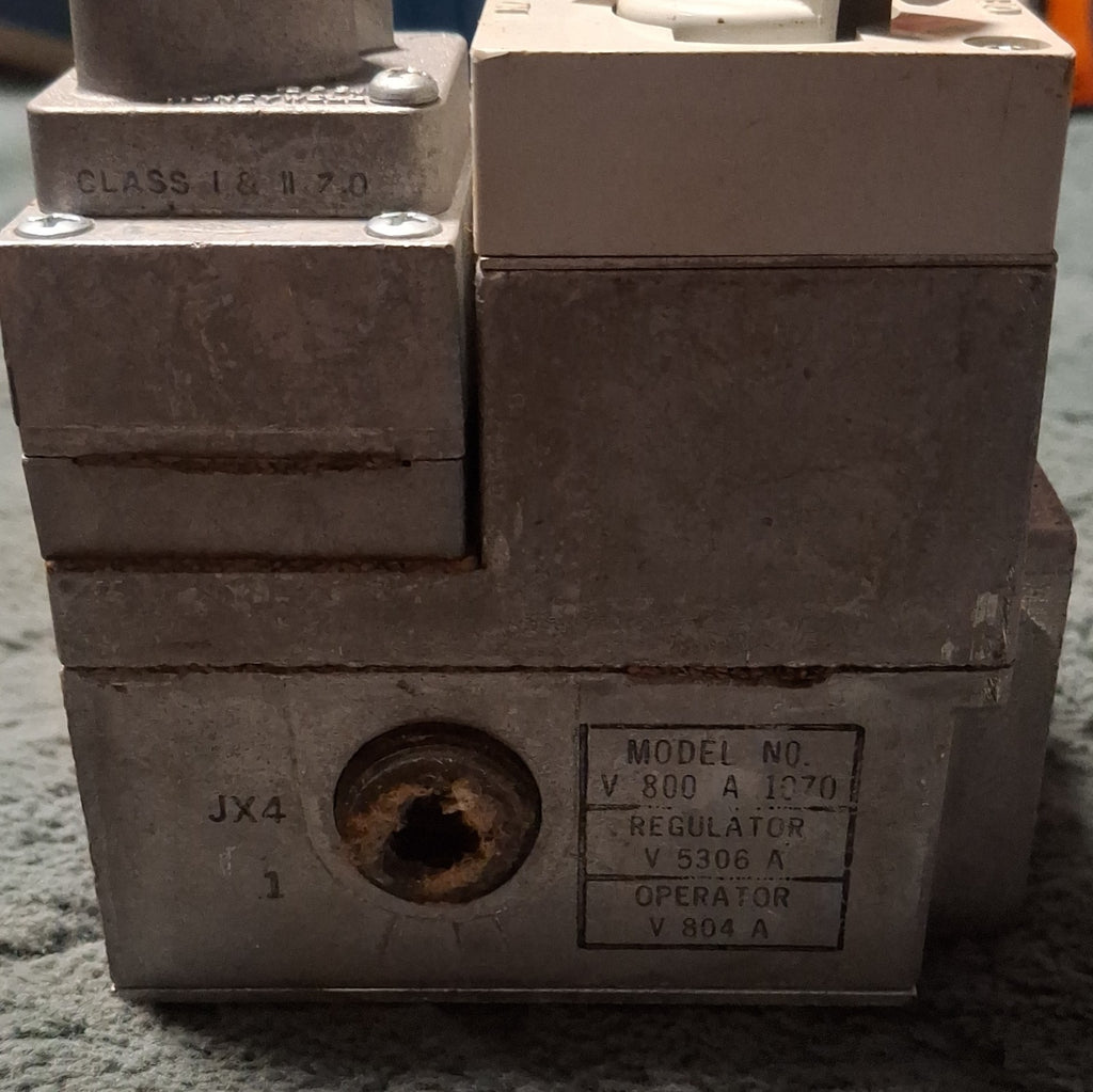 Honeywell Gas Valve V800A1070 w/ V5306A Regulator & V804A Operator 24V