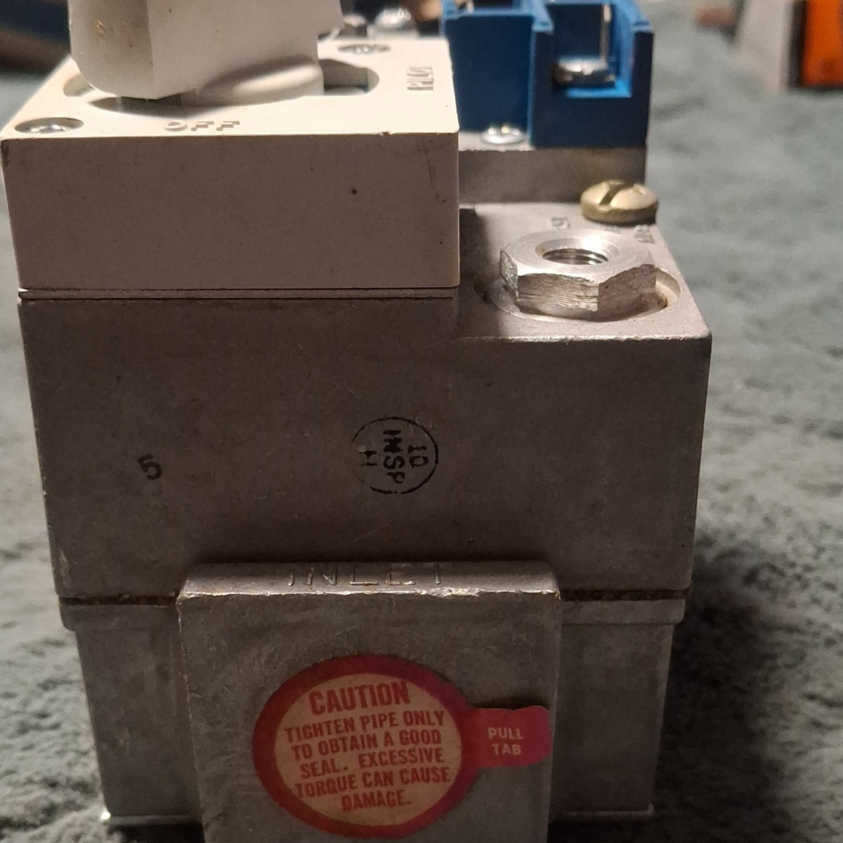 Honeywell Gas Valve V800A1070 w/ V5306A Regulator & V804A Operator 24V