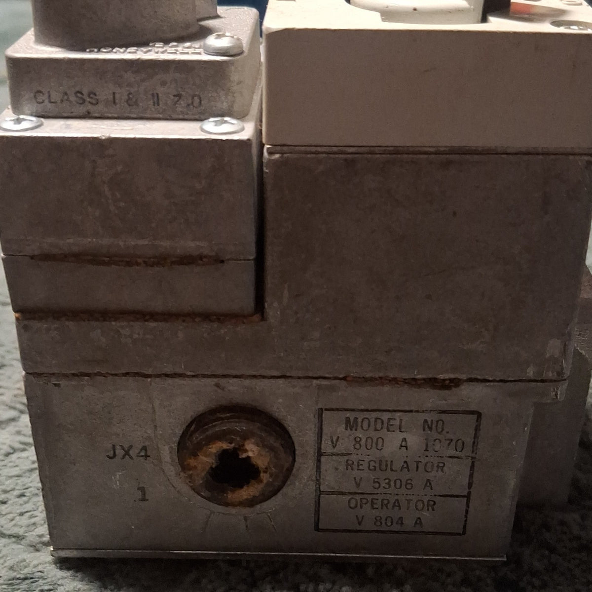 Honeywell Gas Valve V800A1070 w/ V5306A Regulator & V804A Operator 24V